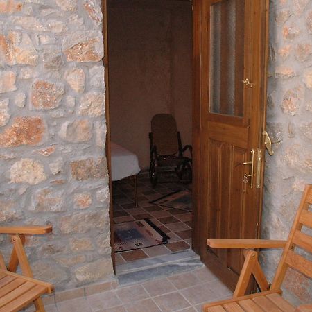 Stoneapartments, Γ Κωσταλοσ Και Σια Οε Авгонима Экстерьер фото
