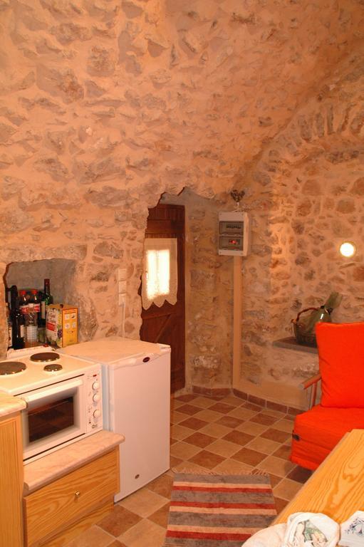 Stoneapartments, Γ Κωσταλοσ Και Σια Οε Авгонима Экстерьер фото