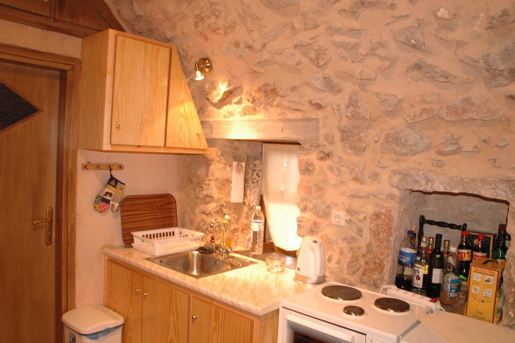 Stoneapartments, Γ Κωσταλοσ Και Σια Οε Авгонима Экстерьер фото