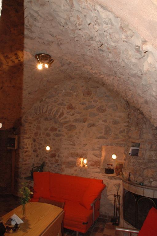 Stoneapartments, Γ Κωσταλοσ Και Σια Οε Авгонима Экстерьер фото