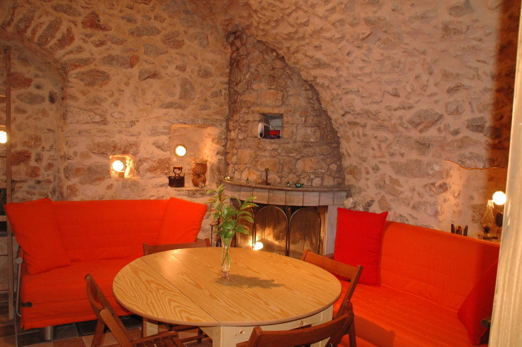 Stoneapartments, Γ Κωσταλοσ Και Σια Οε Авгонима Экстерьер фото