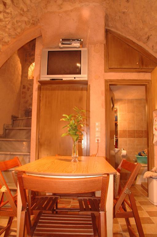 Stoneapartments, Γ Κωσταλοσ Και Σια Οε Авгонима Экстерьер фото