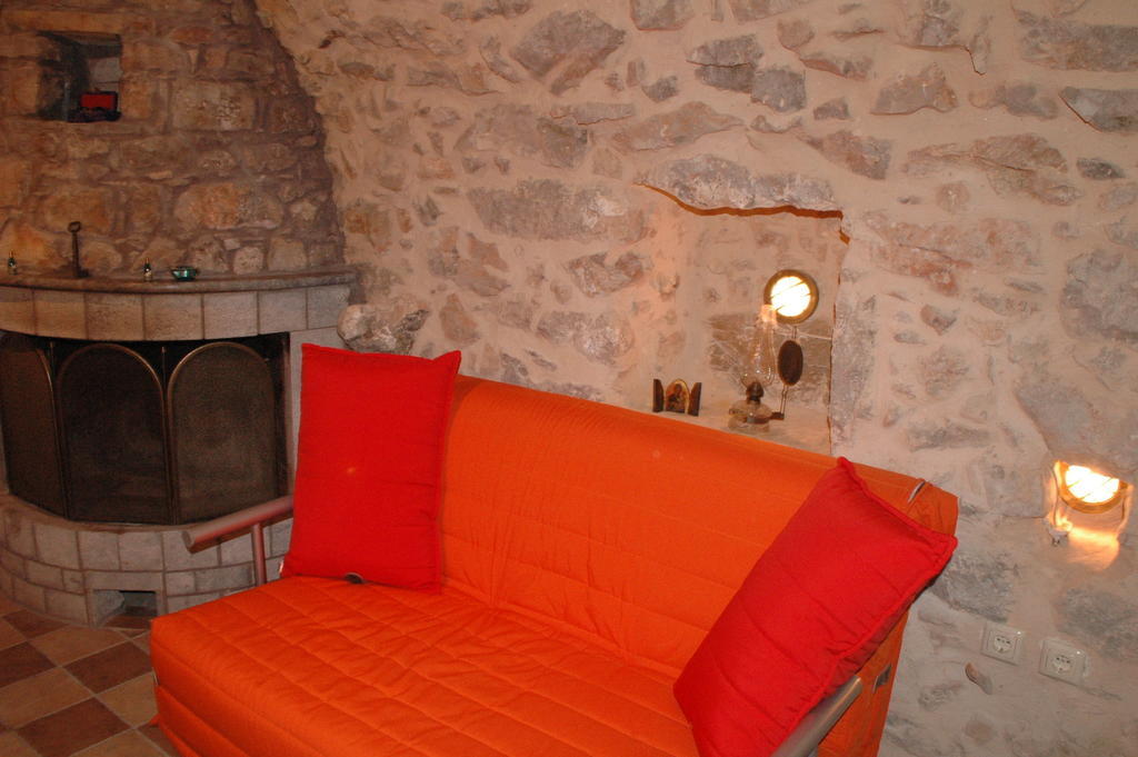 Stoneapartments, Γ Κωσταλοσ Και Σια Οε Авгонима Экстерьер фото