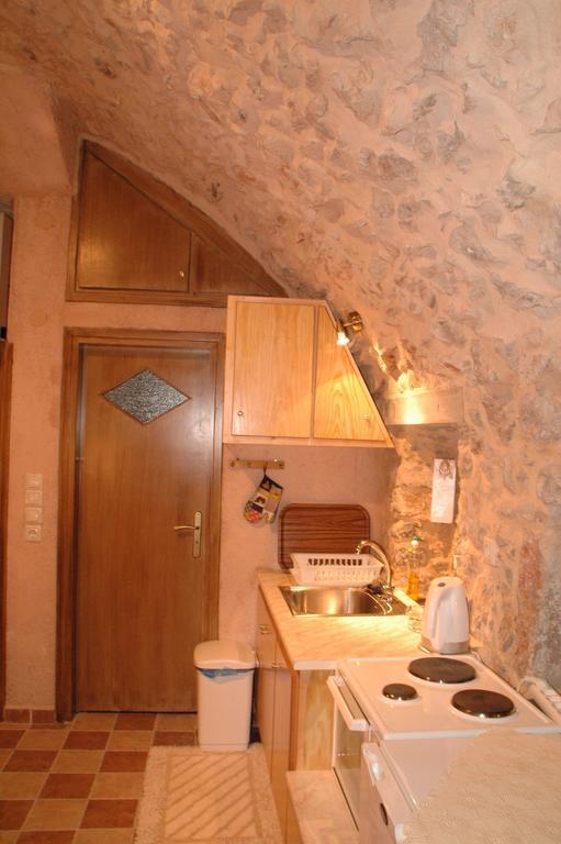 Stoneapartments, Γ Κωσταλοσ Και Σια Οε Авгонима Экстерьер фото